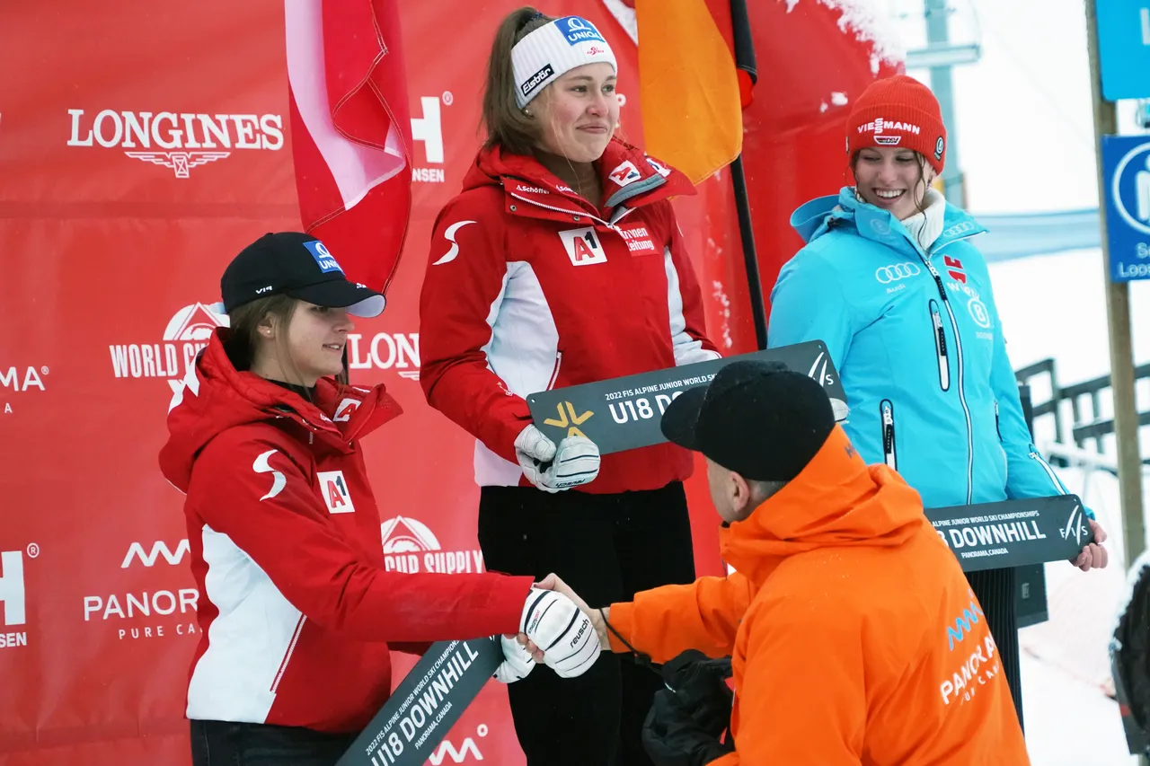 Women's DH | Medal Ceremony
