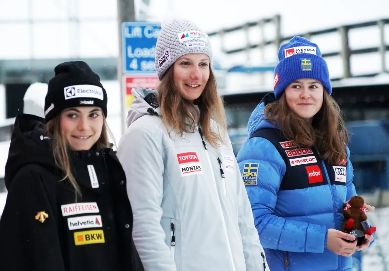 Woman's DH | Medal Ceremony