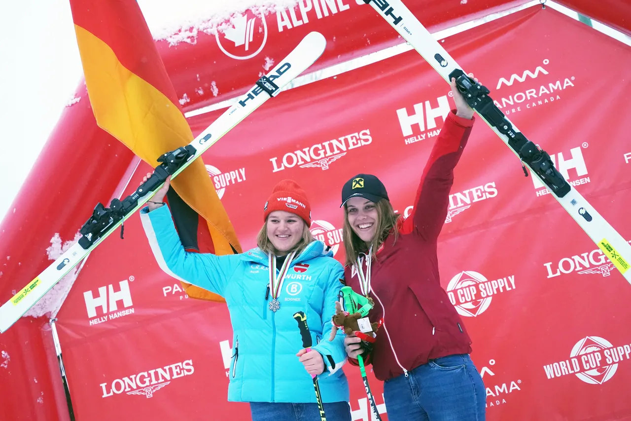 Woman's DH | Medal Ceremony