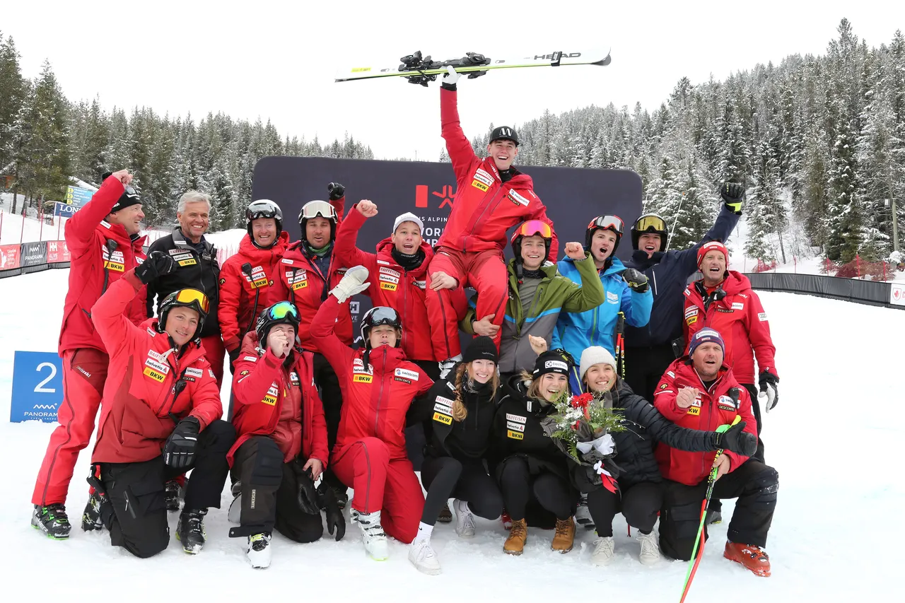 Men's DH | Flower Ceremony