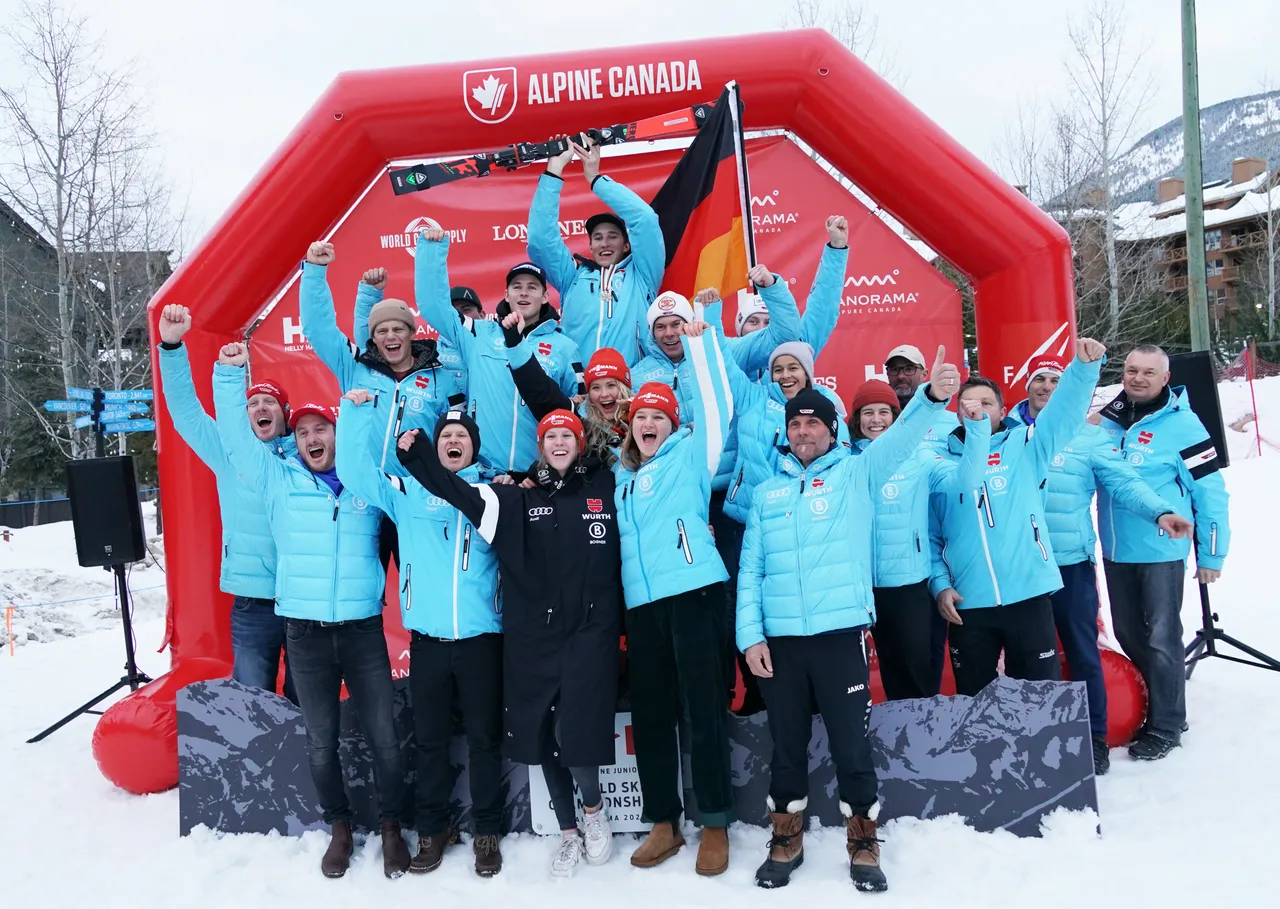 Men's DH | Medal Ceremony