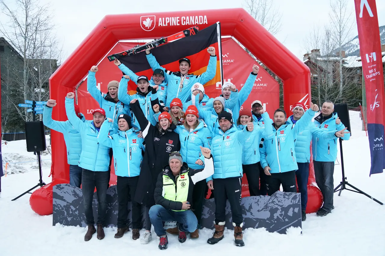 Men's DH | Medal Ceremony