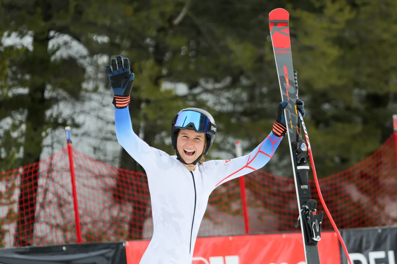 Women's DH | Flower Ceremony