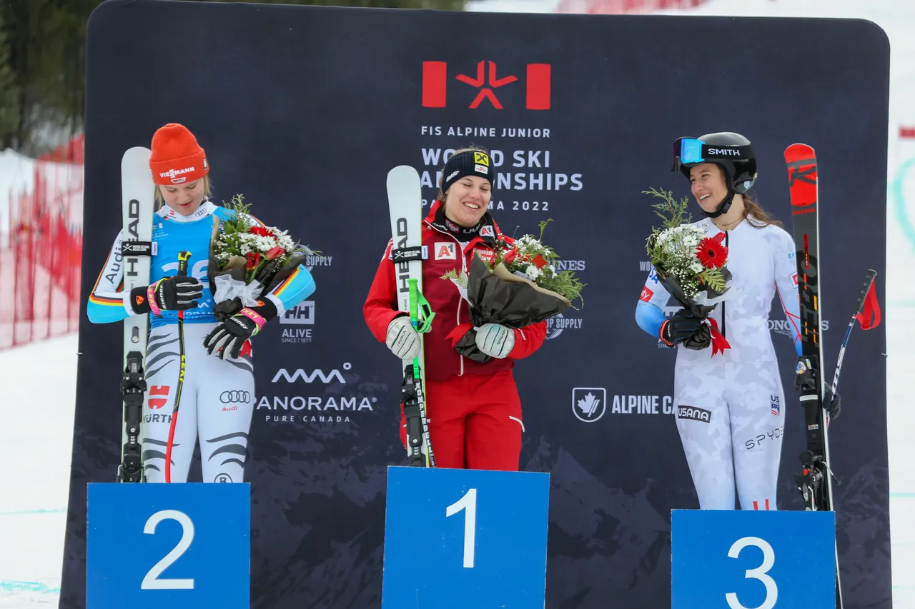 Women's DH | Flower Ceremony