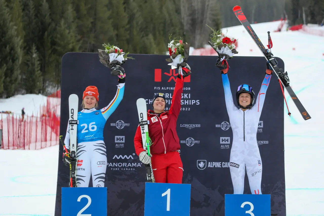 Women's DH | Flower Ceremony