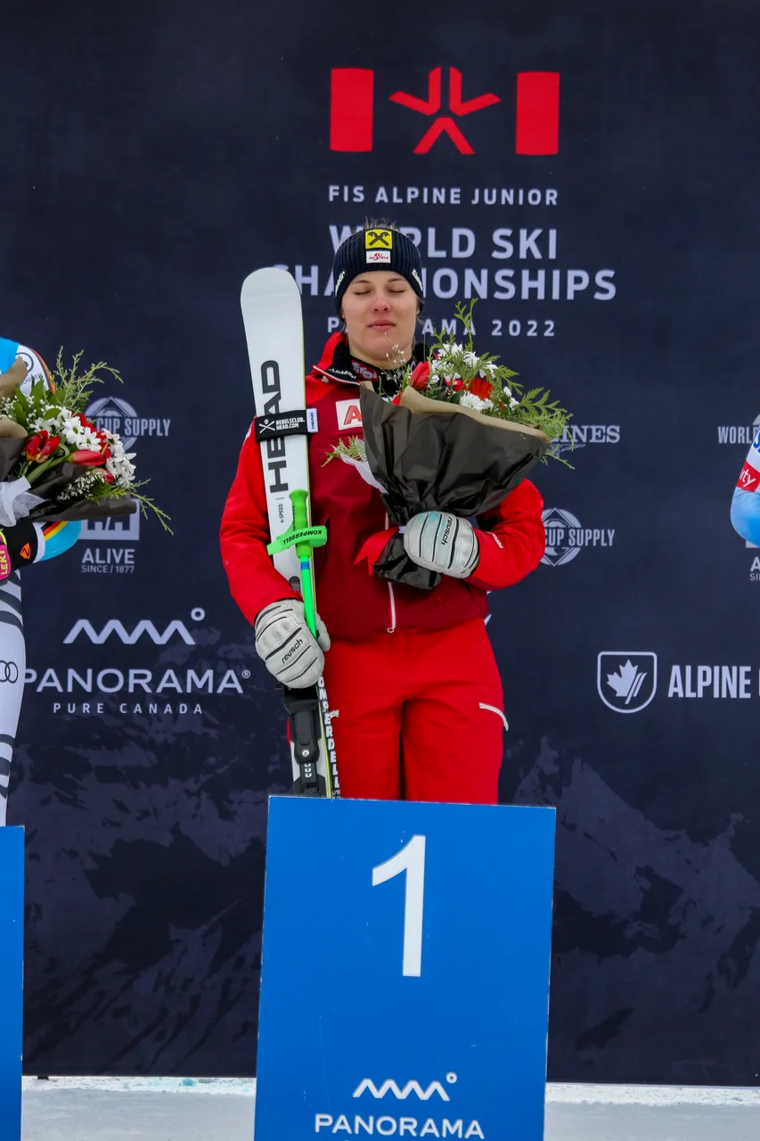Women's DH | Flower Ceremony