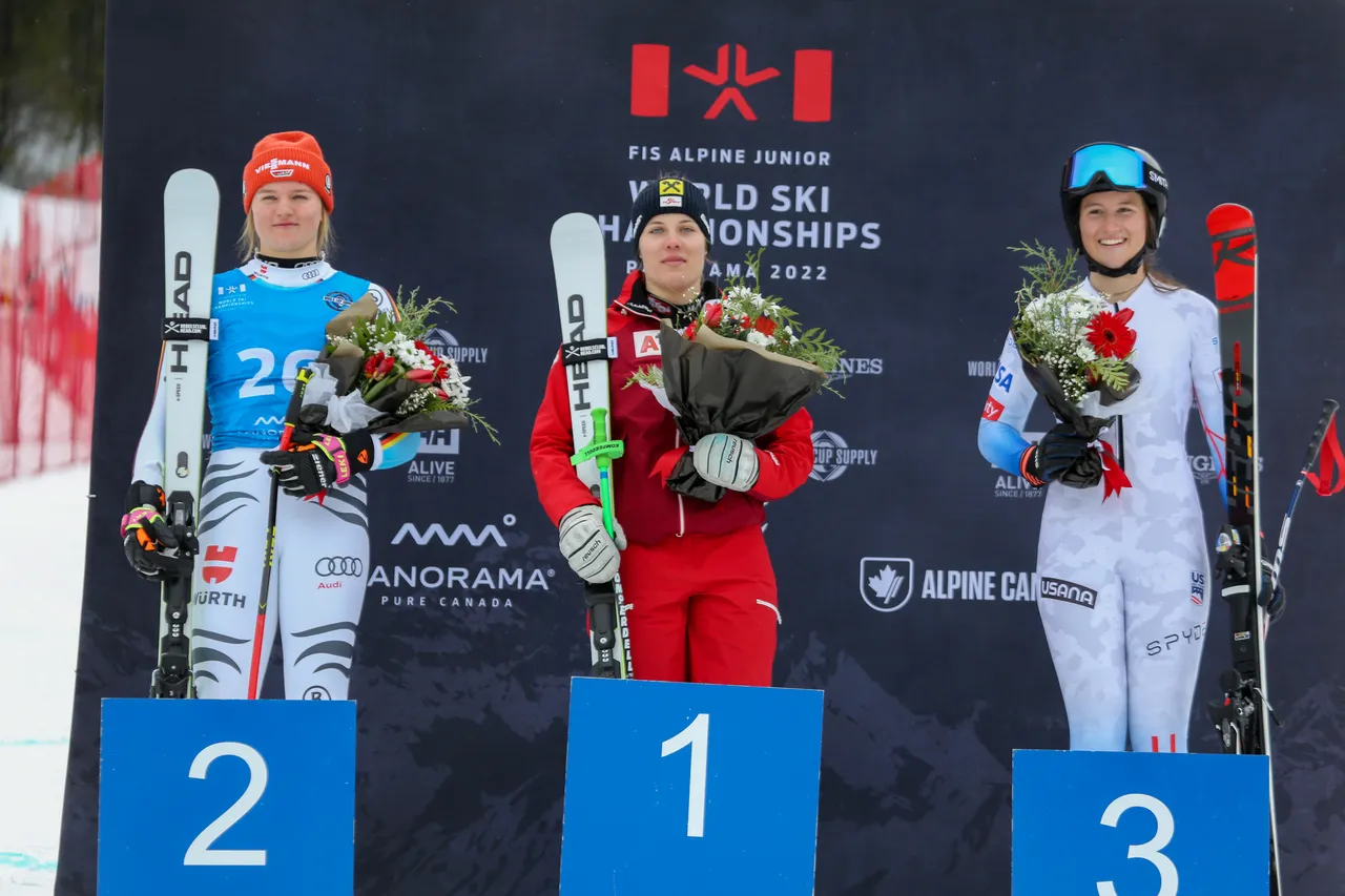 Women's DH | Flower Ceremony