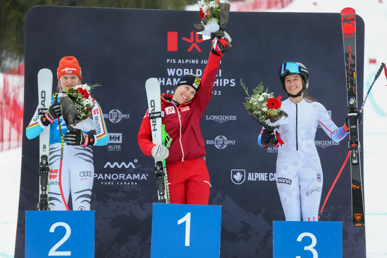 Women's DH | Flower Ceremony
