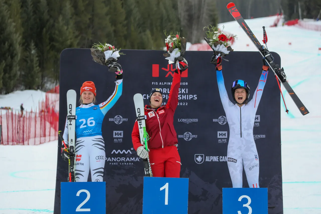 Women's DH | Flower Ceremony