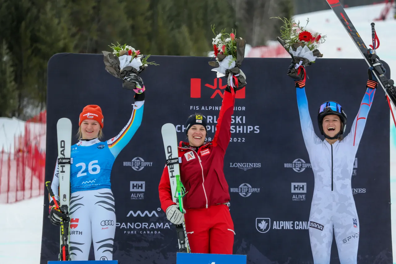 Women's DH | Flower Ceremony
