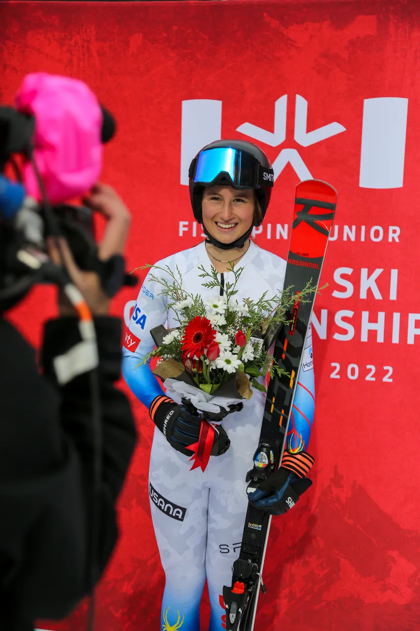 Women's DH | Flower Ceremony