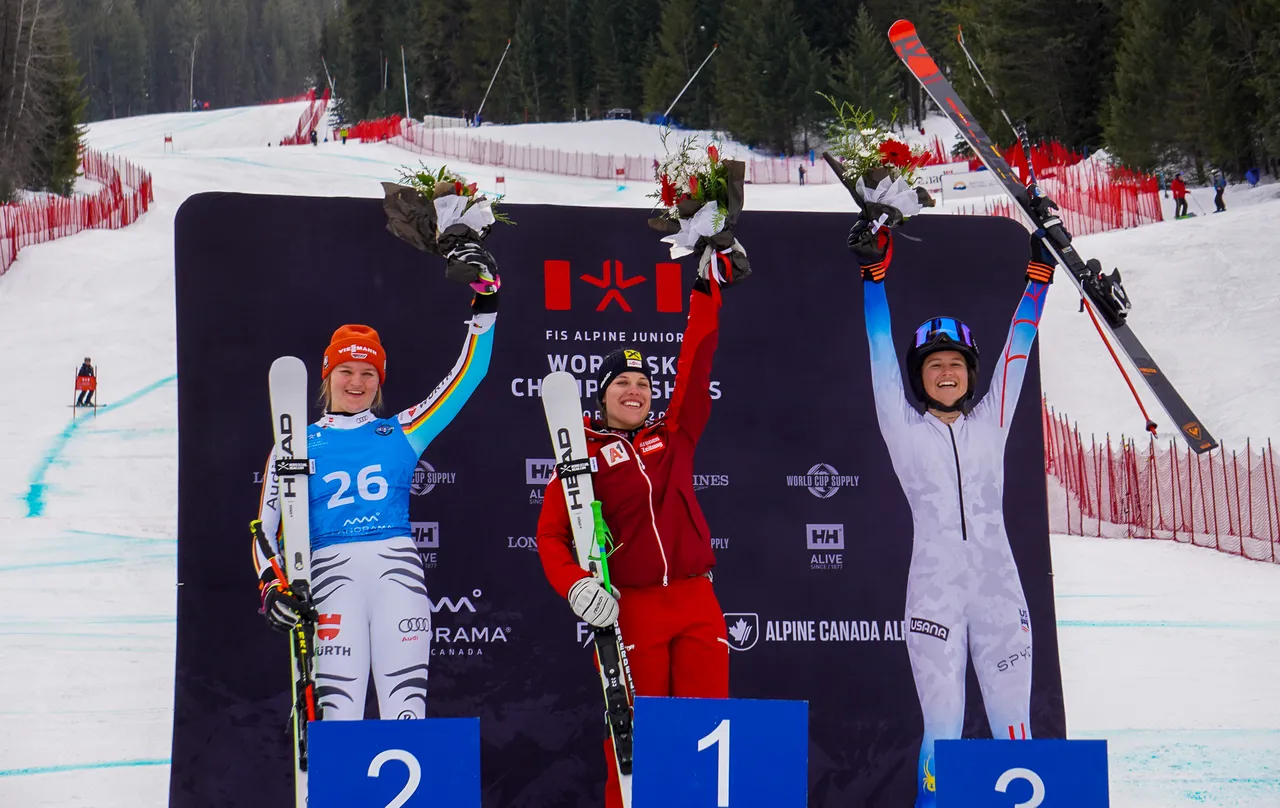 Women's DH | Flower Ceremony