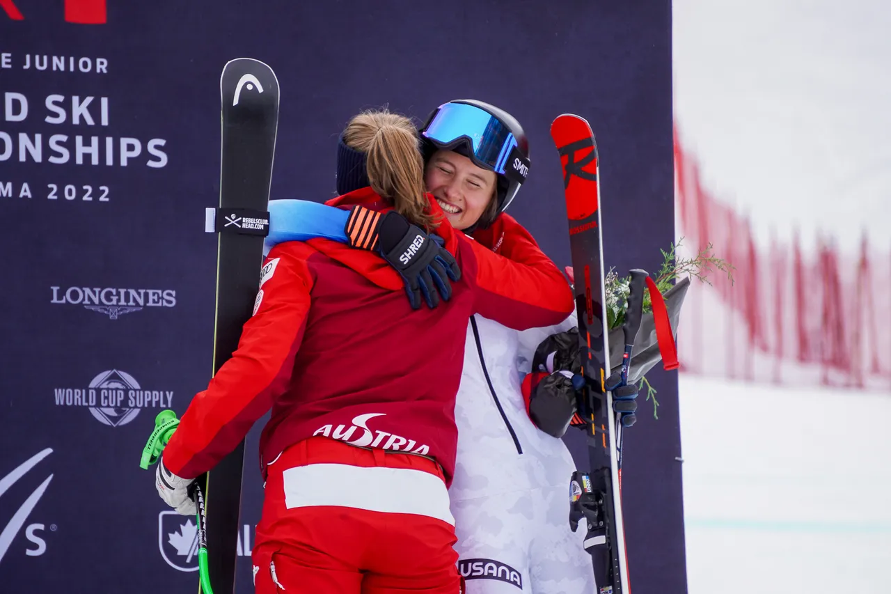 Women's DH | Flower Ceremony