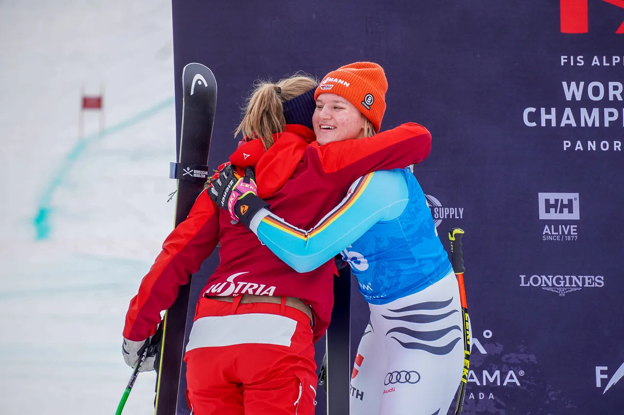 Women's DH | Flower Ceremony