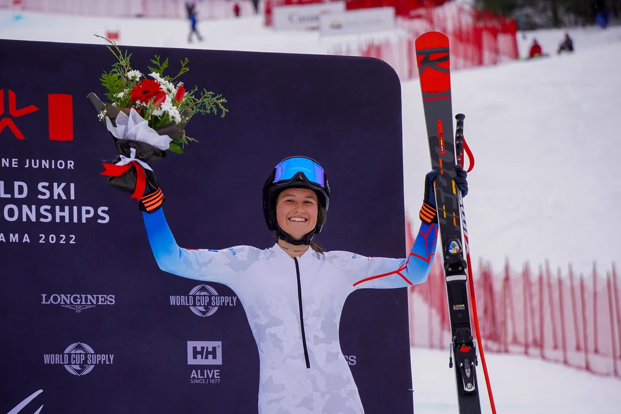 Women's DH | Flower Ceremony