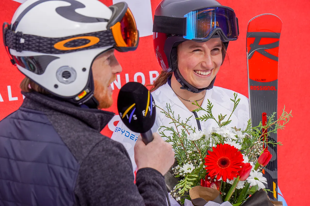 Women's DH | Flower Ceremony