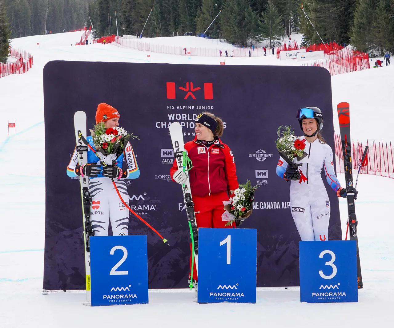 Women's DH | Flower Ceremony