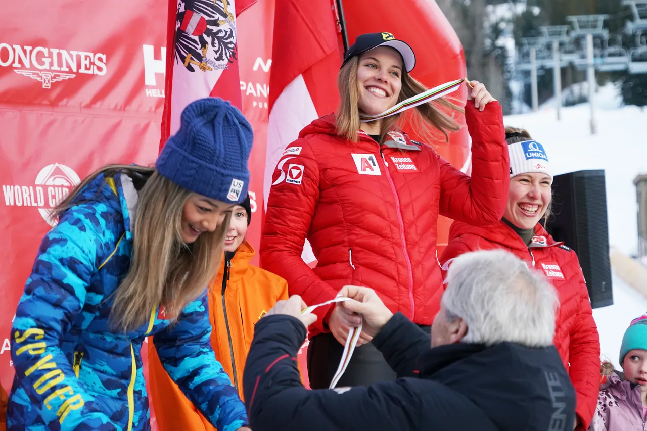 Women's SG | Medal Ceremony