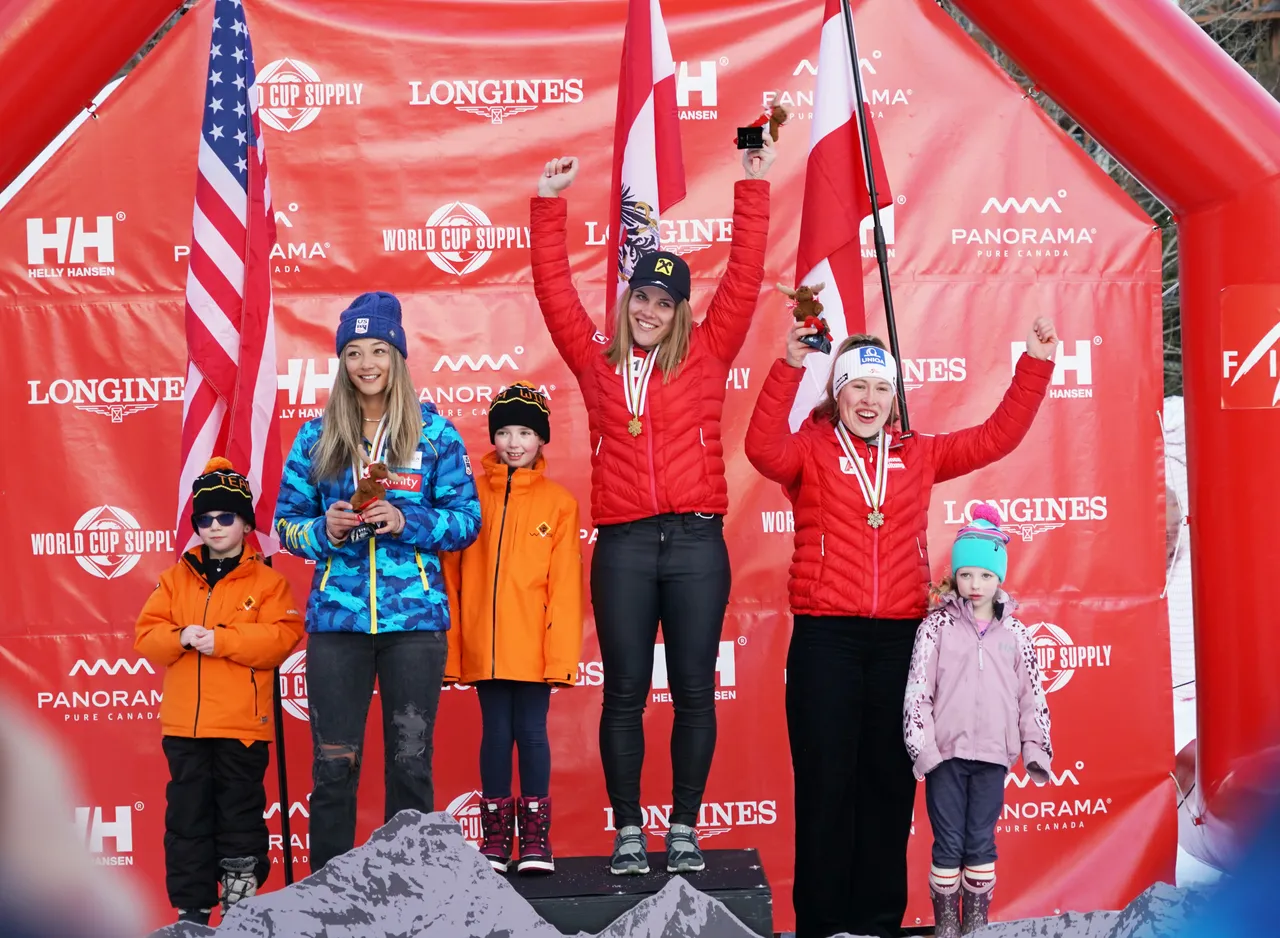 Women's SG | Medal Ceremony