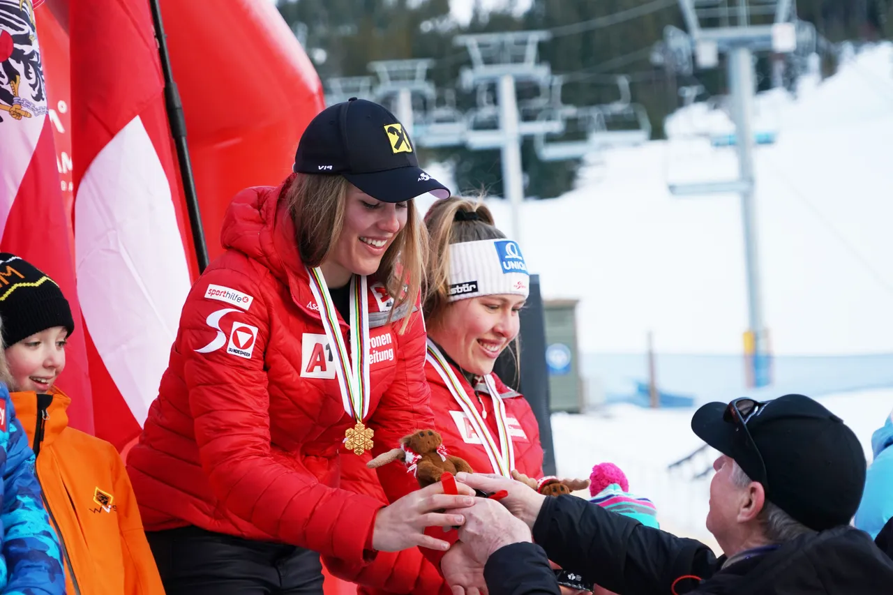 Women's SG | Medal Ceremony