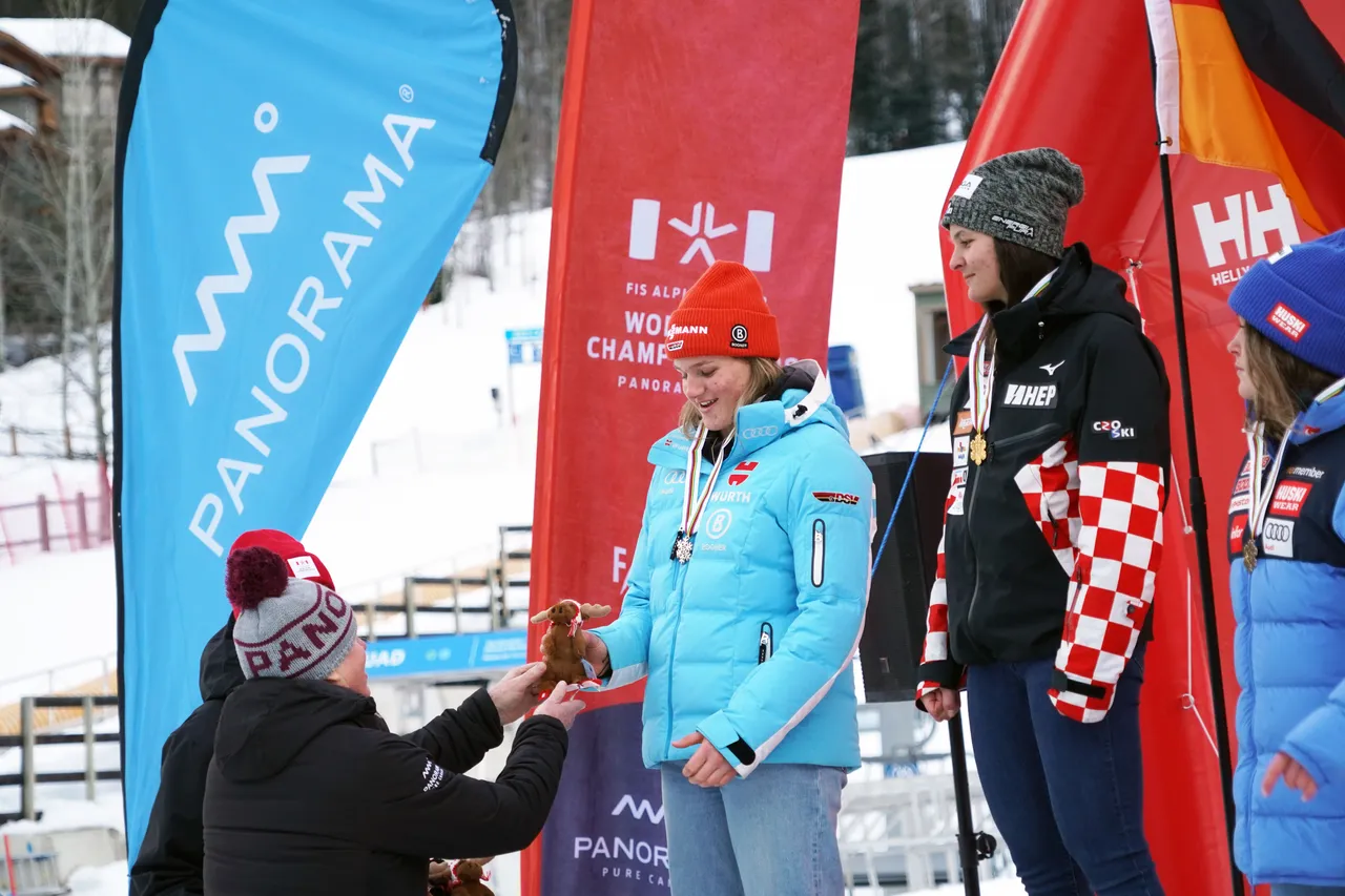 Women's SL | Medal Ceremony