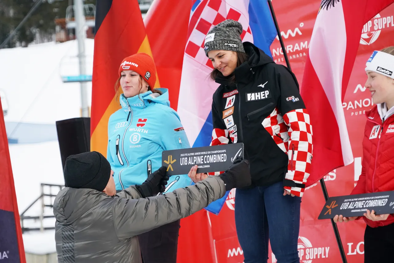 Women's AC-SL | Medal Ceremony