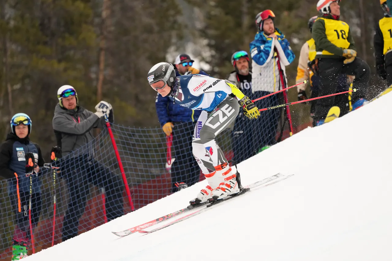 Mixed Teams Event | On Course