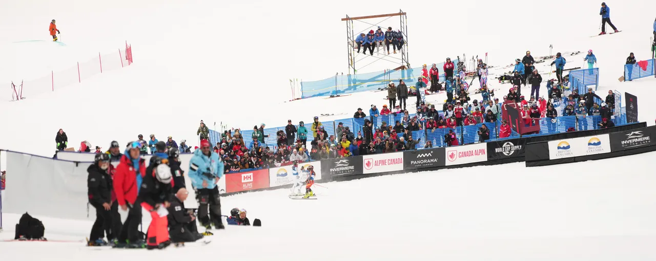 Mixed Teams Event | On Course