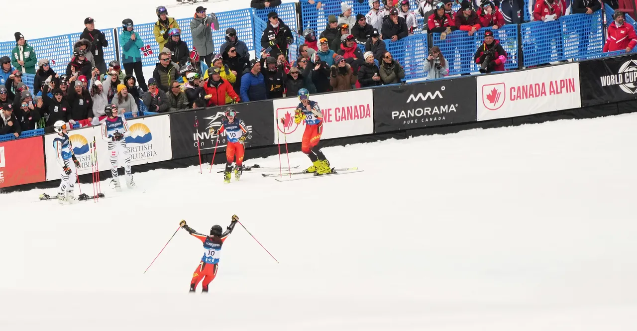 Mixed Teams Event | On Course