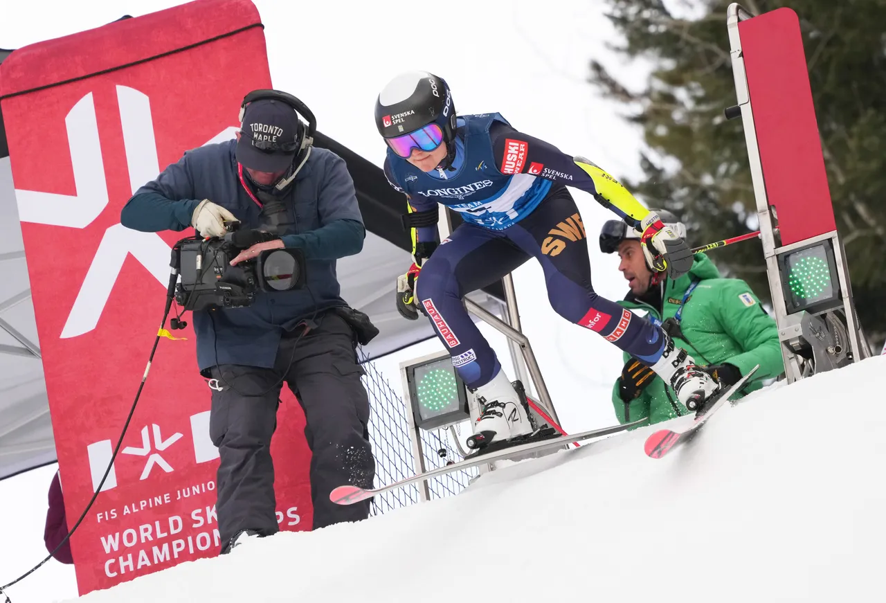 Mixed Teams Event | On Course