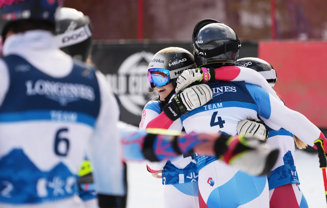 Mixed Teams Event | On Course