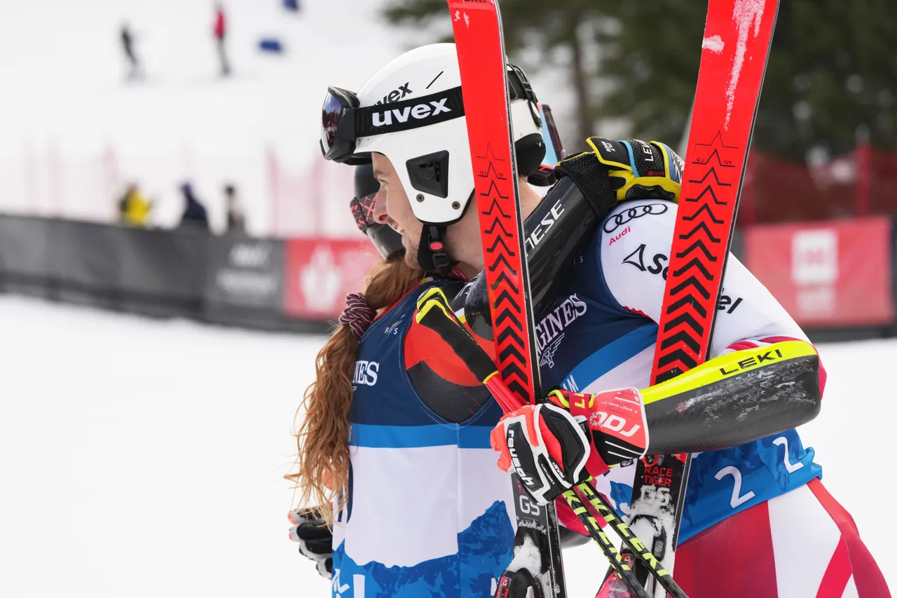 Mixed Teams Event | On Course