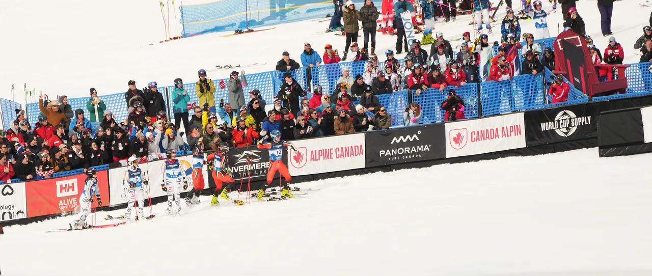 Mixed Teams Event | On Course