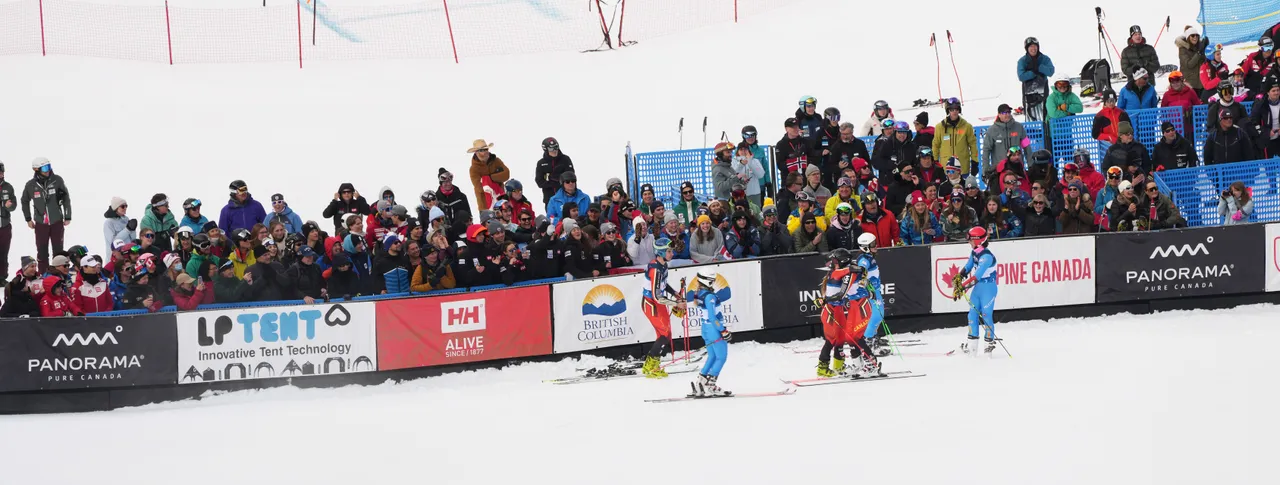 Mixed Teams Event | On Course