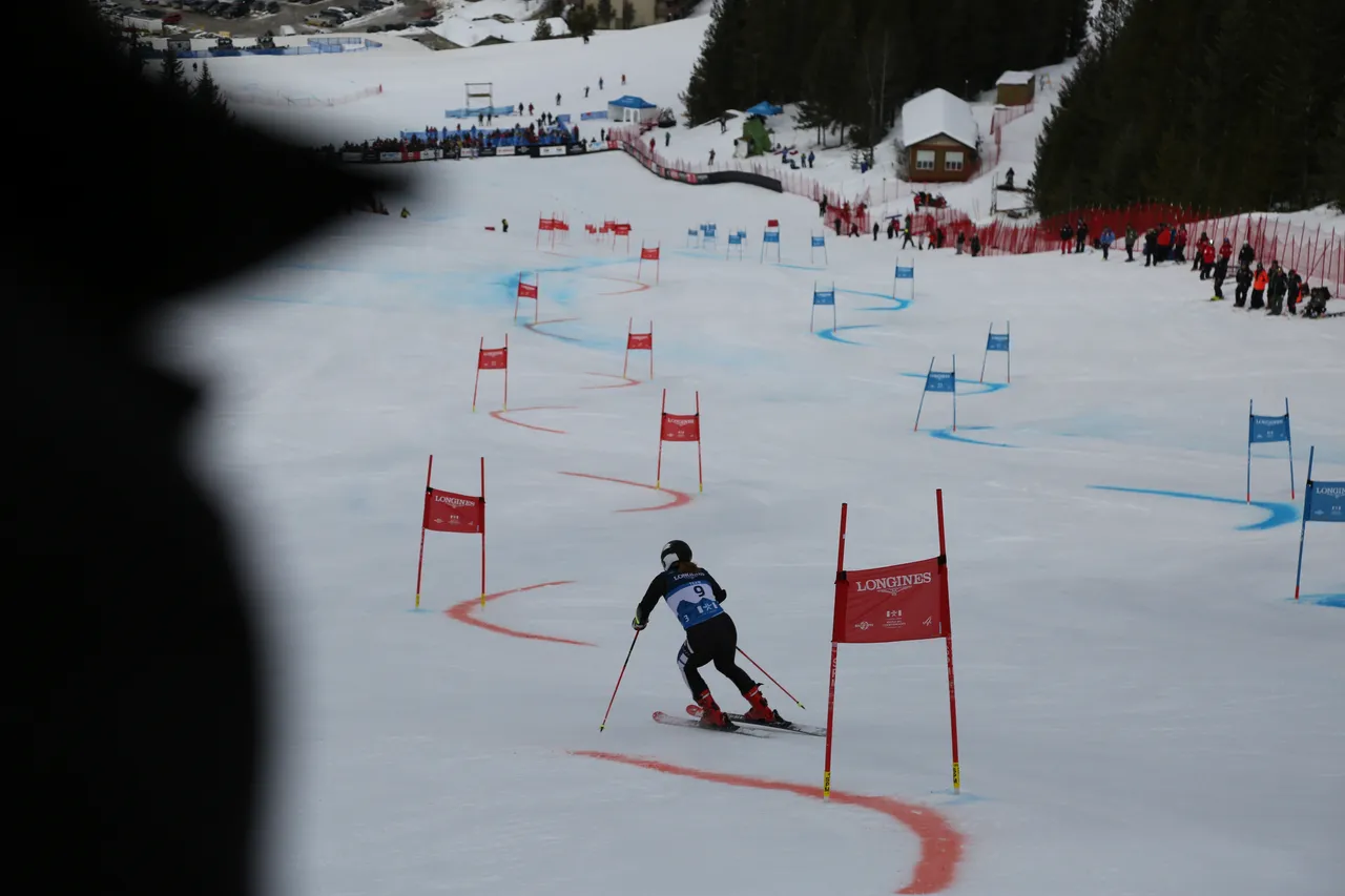 Mixed Teams Event | On Course