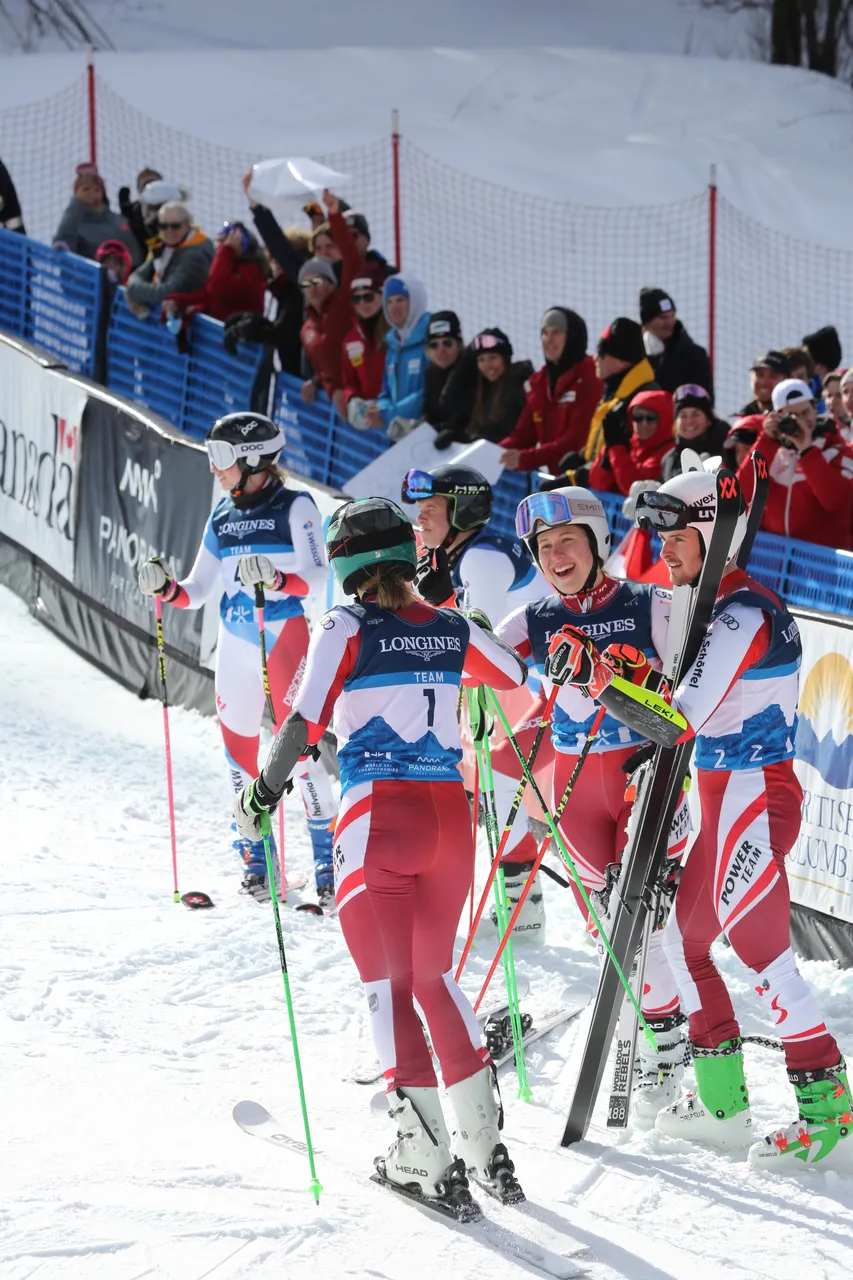Mixed Teams Event | On Course