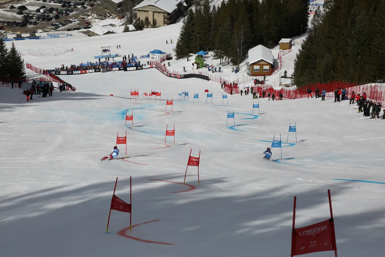 Mixed Teams Event | On Course