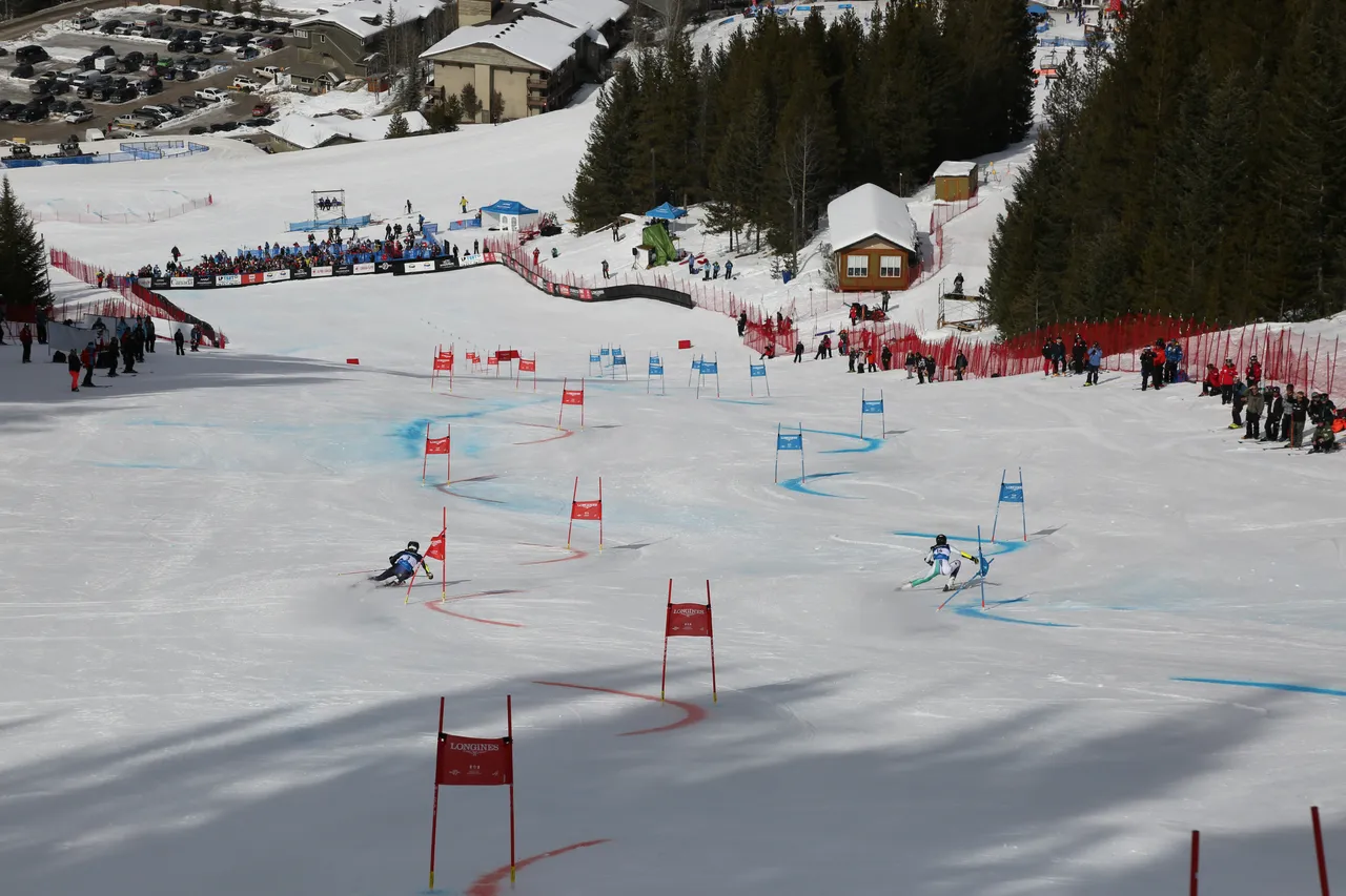 Mixed Teams Event | On Course