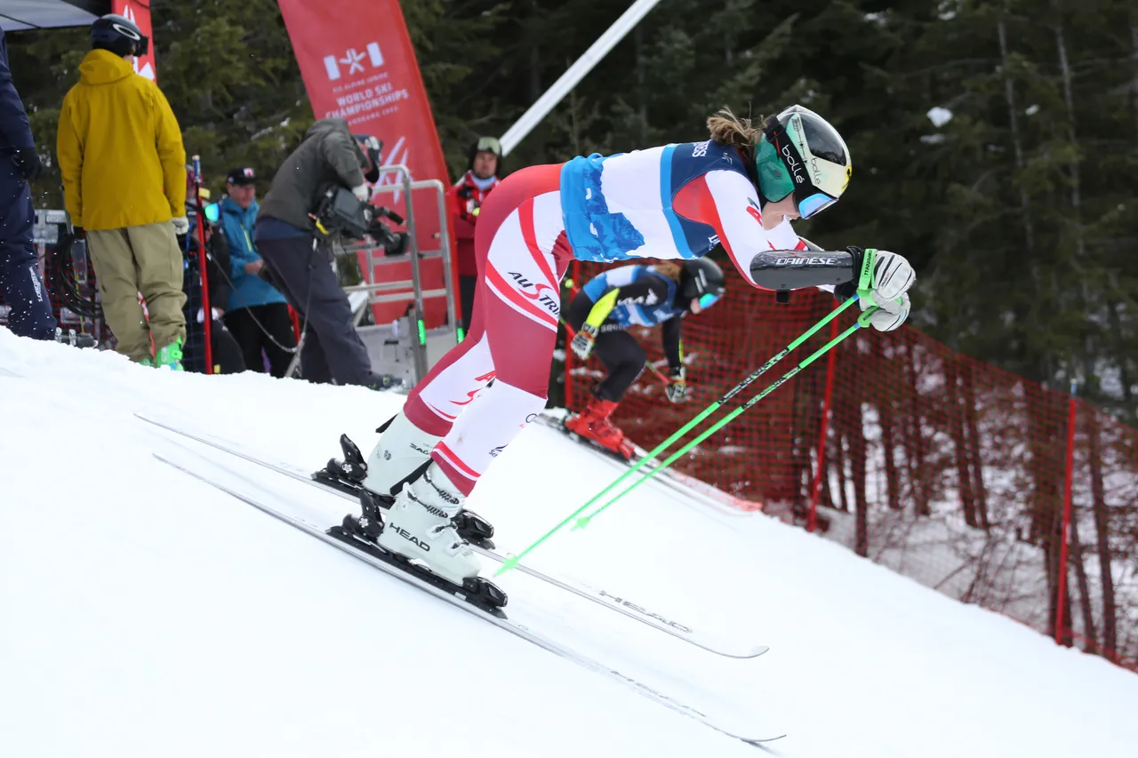 Mixed Teams Event | On Course