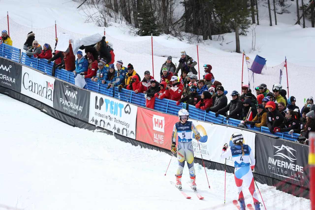Mixed Teams Event | On Course