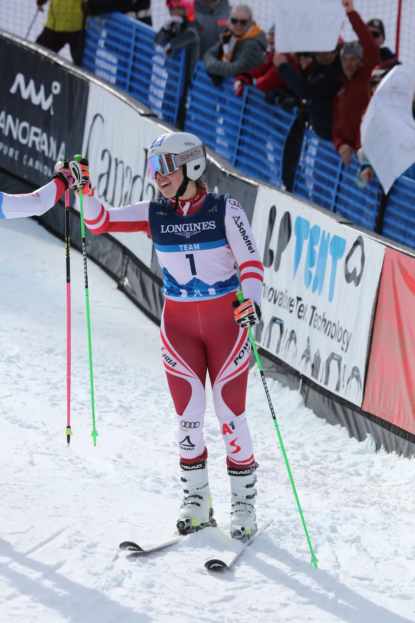 Mixed Teams Event | On Course