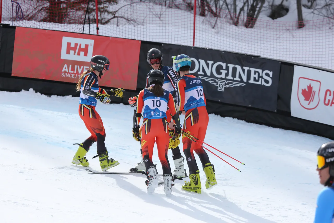 Mixed Teams Event | On Course