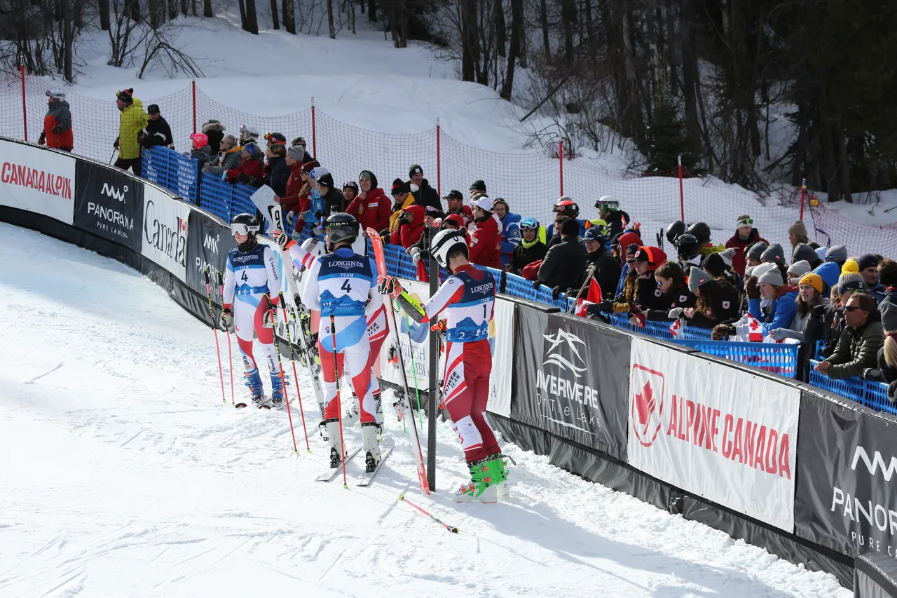 Mixed Teams Event | On Course