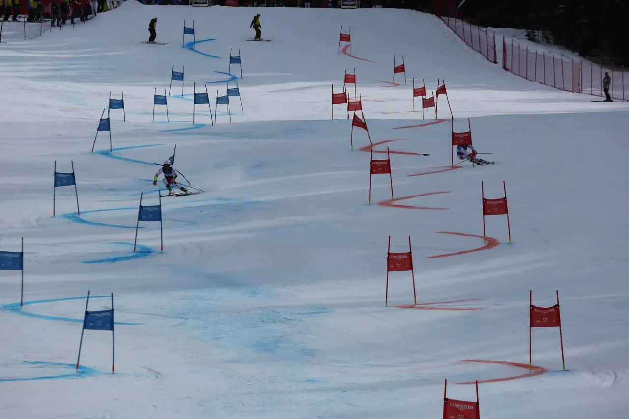 Mixed Teams Event | On Course