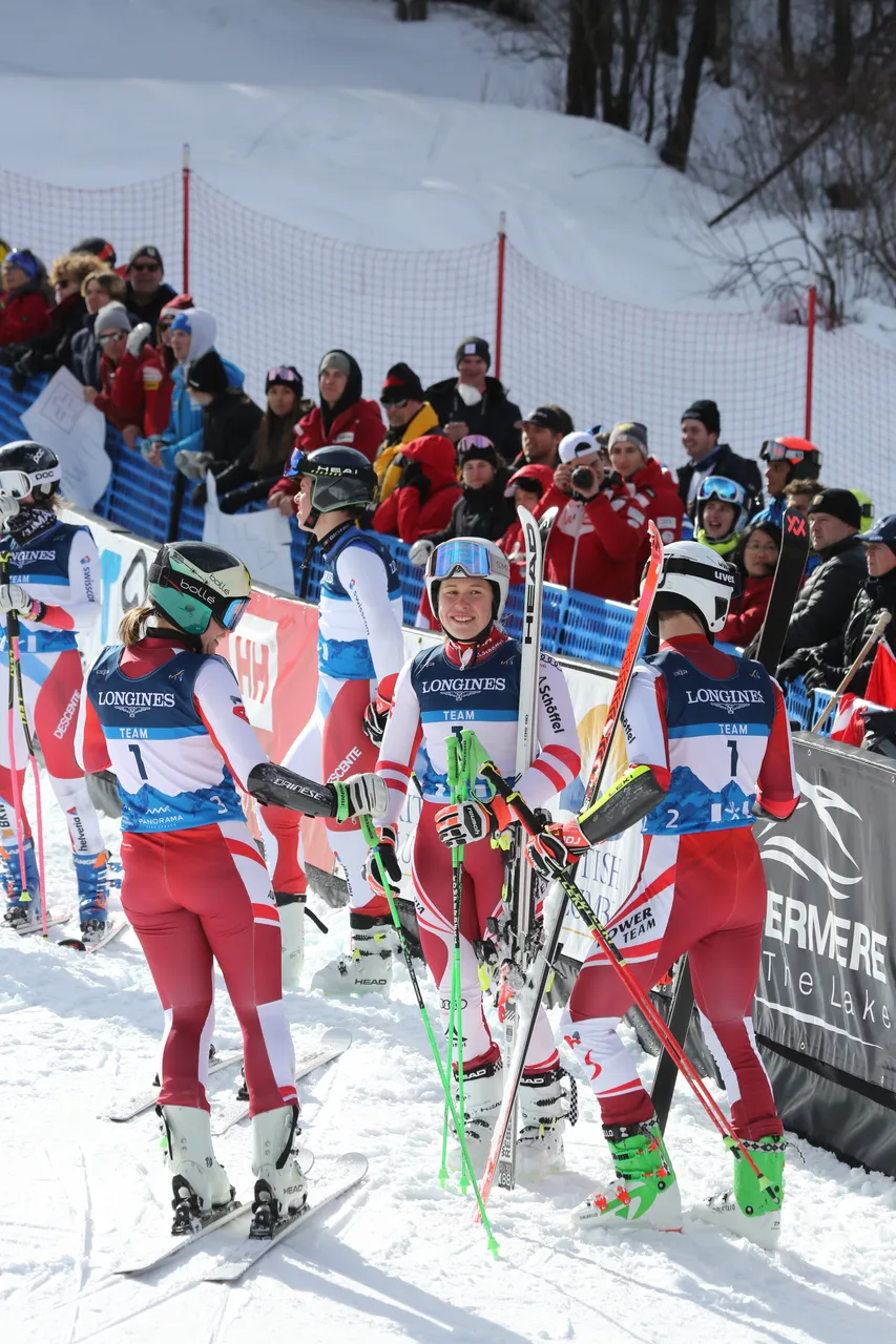 Mixed Teams Event | On Course
