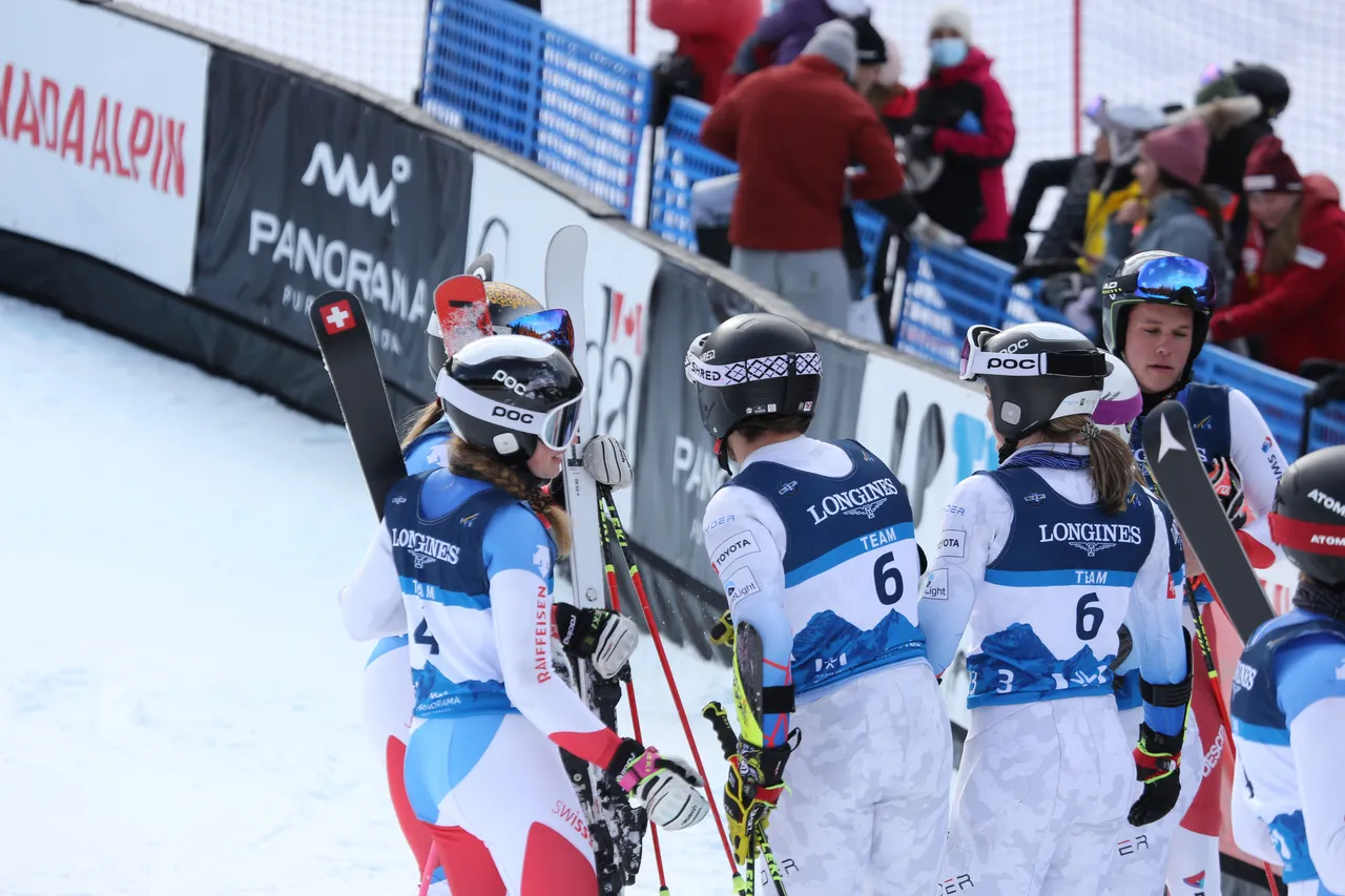 Mixed Teams Event | On Course