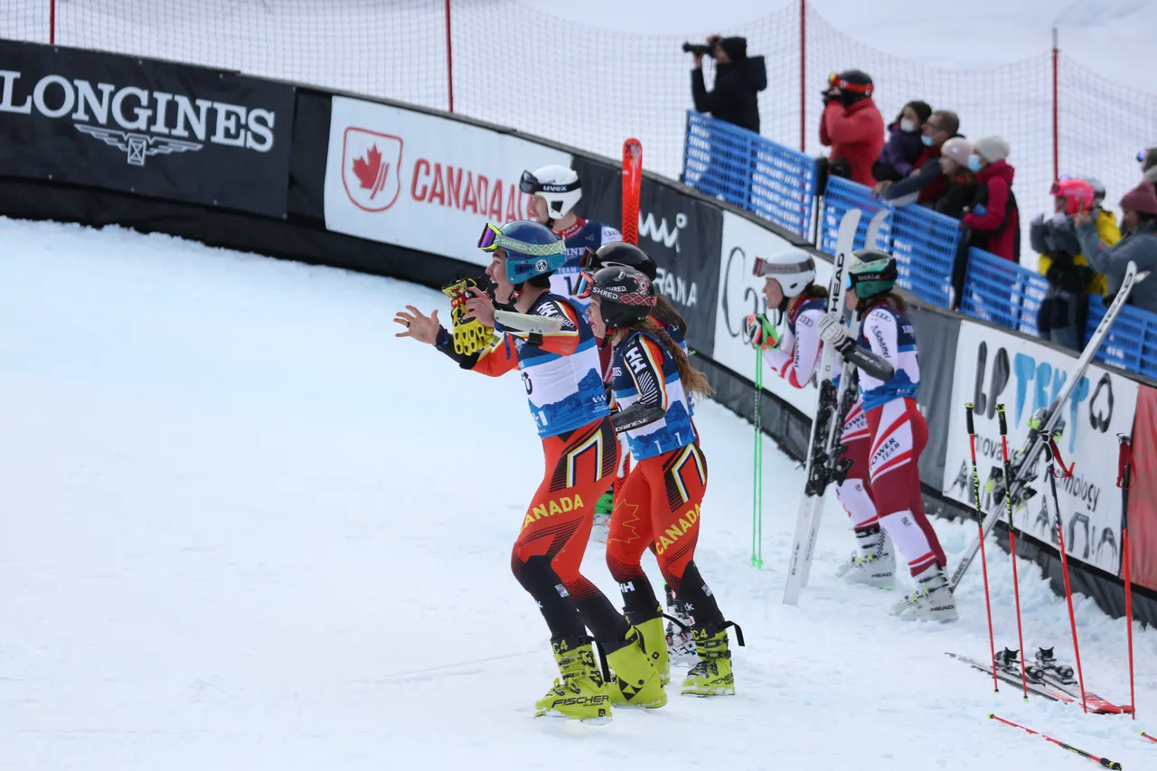 Mixed Teams Event | On Course