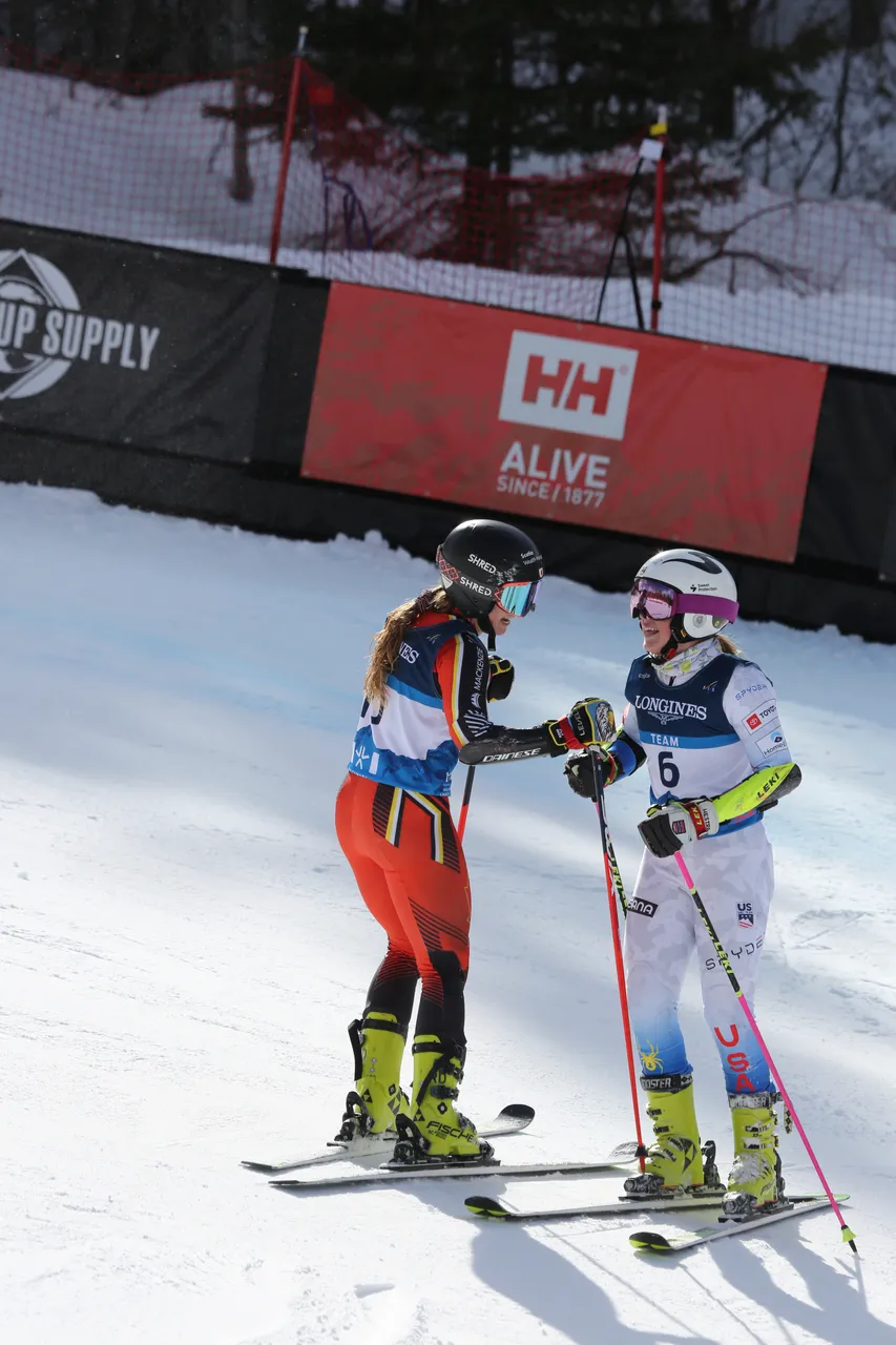 Mixed Teams Event | On Course