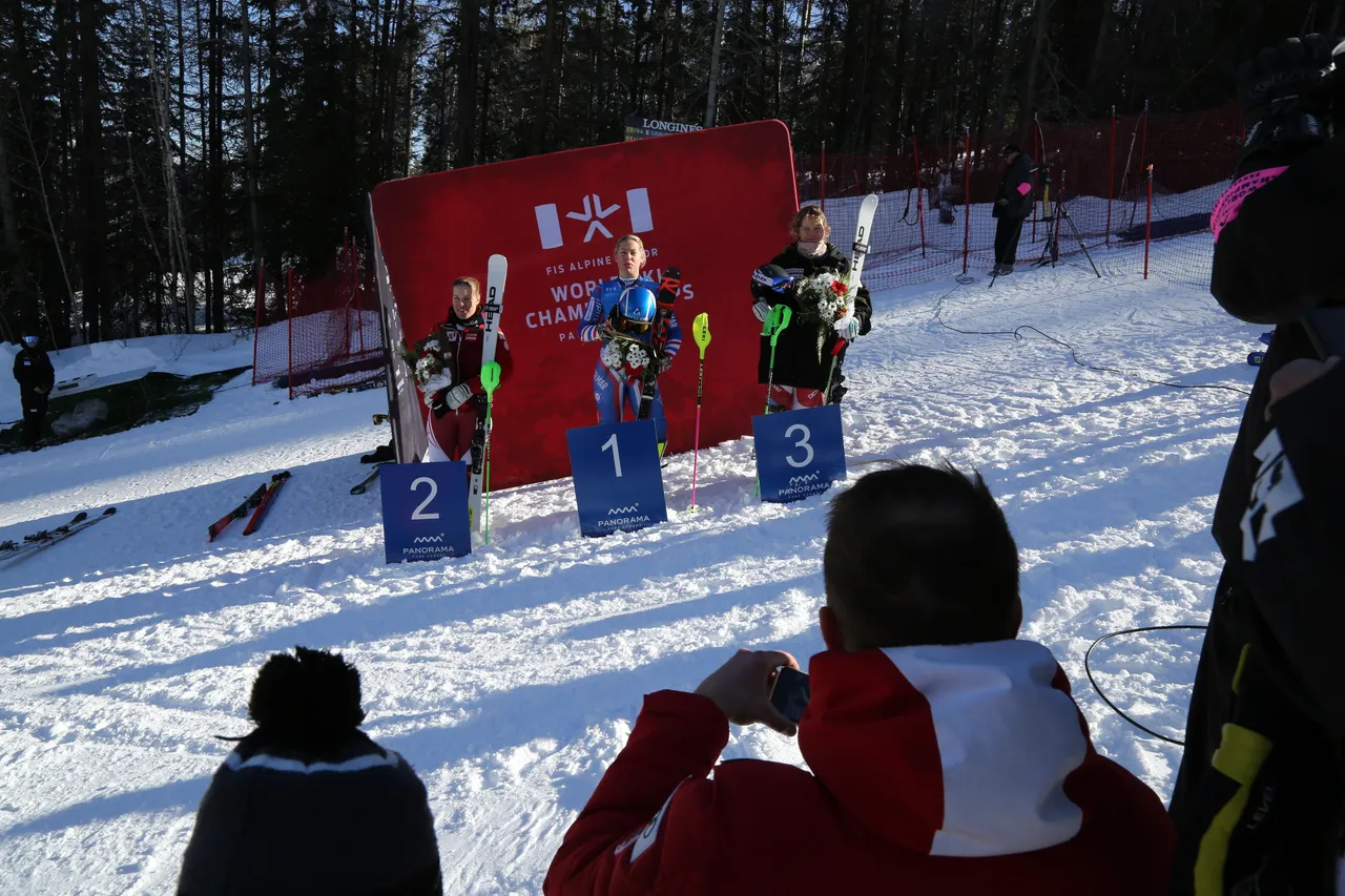 Women's AC-SL | Flower Ceremony