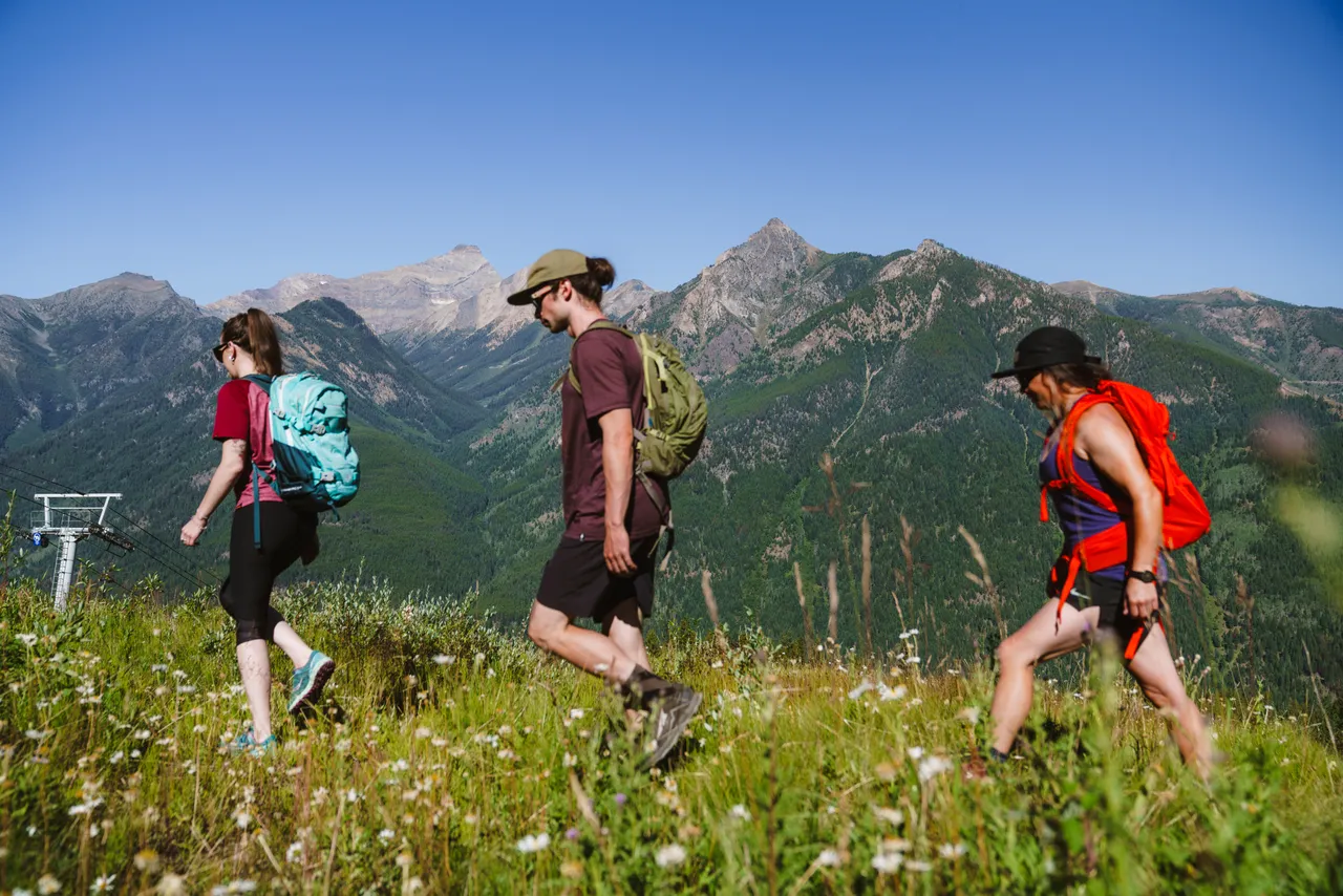 PMR-aug14-hike-yoga-lessons-4
